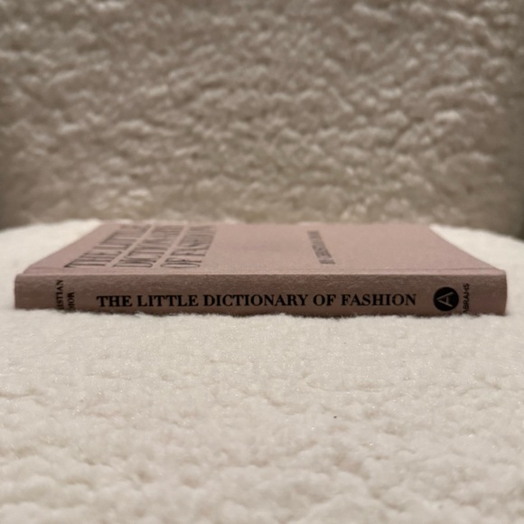 Fashion Books - Picture 3 of 10